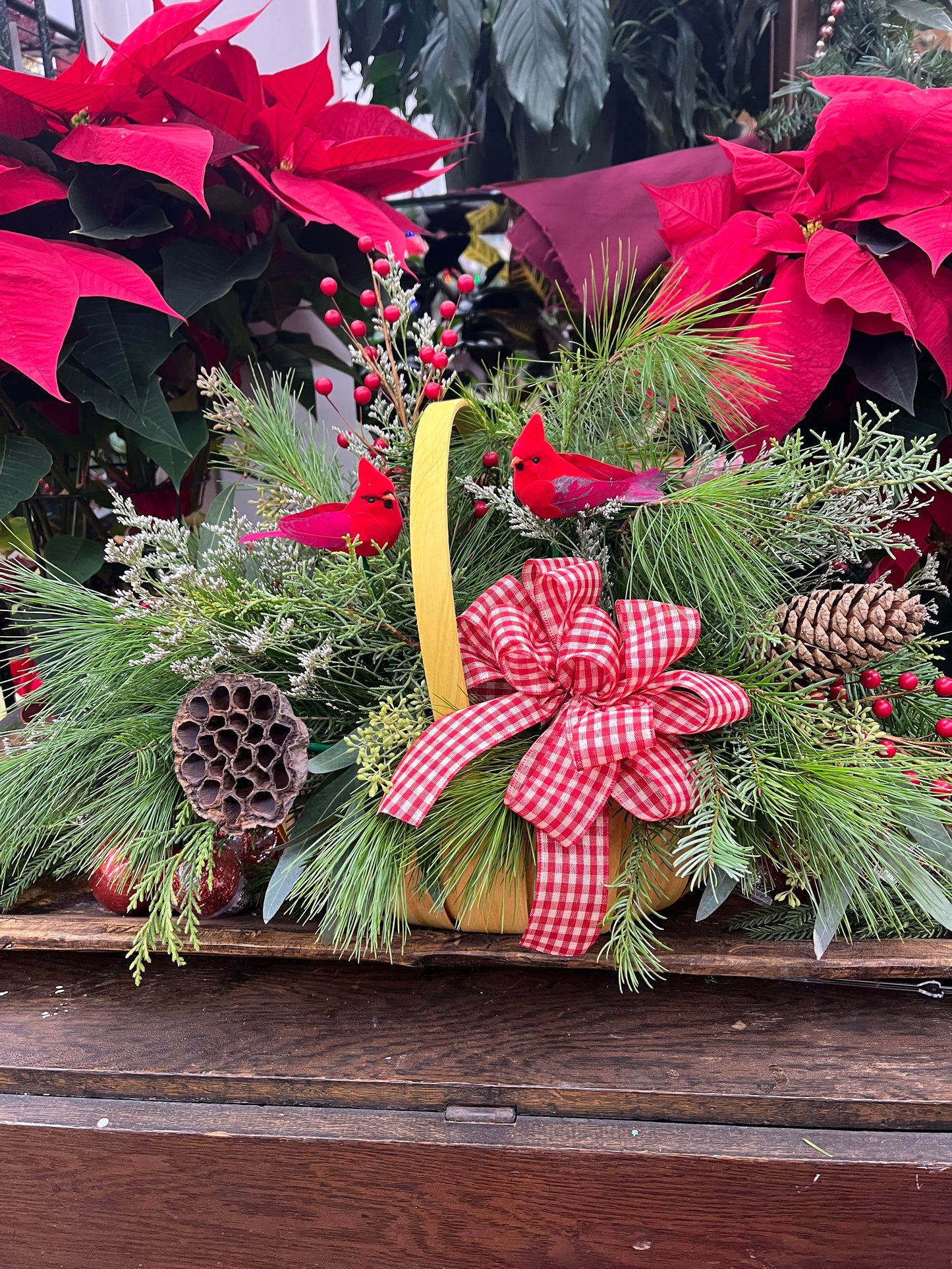 CHARLEY'S CHRISTMAS COUNTRY BASKETS