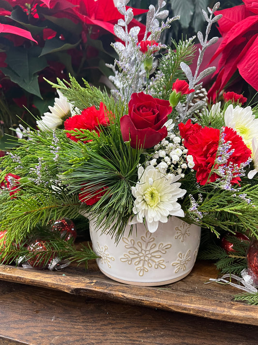 SNOWFLAKE SYMPHONY CENTERPIECE